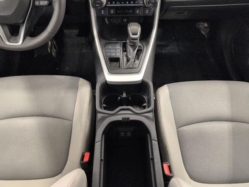 Used 2025 Toyota RAV4 XLE Premium w/ Weather Package AWD/4WD image 17
