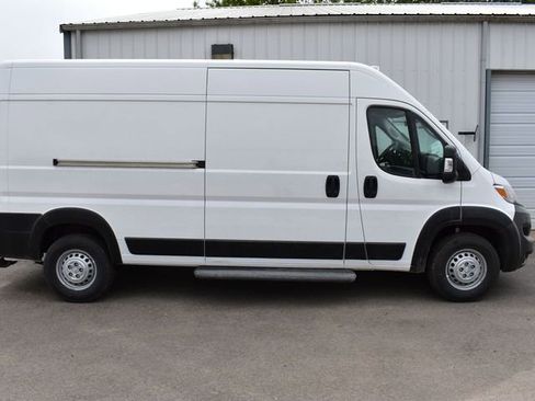 New 2025 RAM ProMaster 2500 w/ Convenience Group image 10
