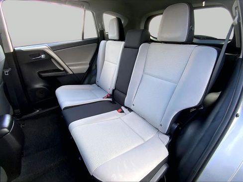 Used 2016 Toyota RAV4 XLE FWD image 20
