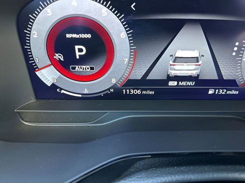 Used 2024 Nissan Pathfinder Platinum w/ Cargo Package image 27