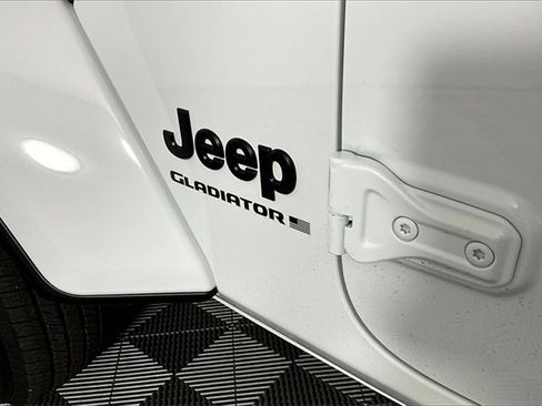 New 2026 Jeep Gladiator Sport image 10
