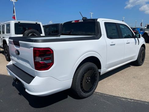 New 2025 Ford Maverick Lobo image 4