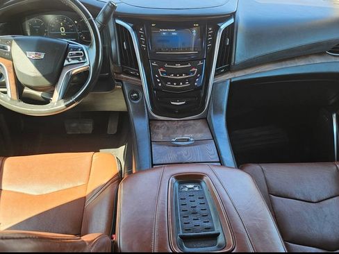 Used 2015 Cadillac Escalade ESV Premium AWD/4WD image 5