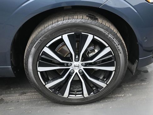 Used 2024 Volvo XC60 B5 Plus w/ Protection Package Premier image 41