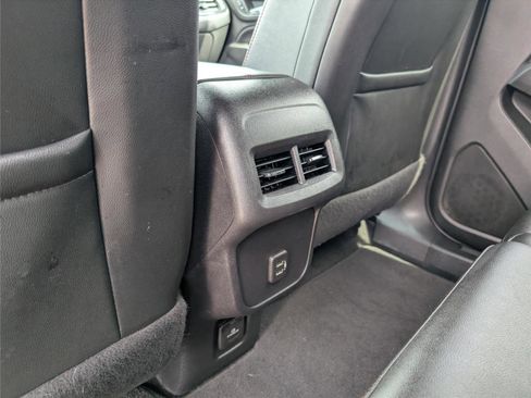 Used 2024 Chevrolet Equinox RS w/ RS Leather Package image 31