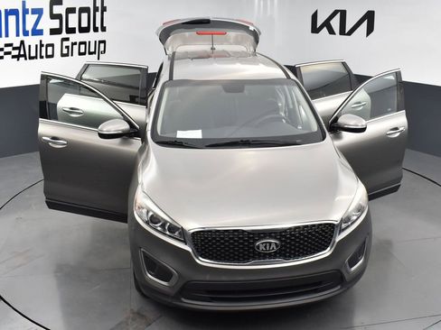 Used 2016 Kia Sorento L FWD image 29