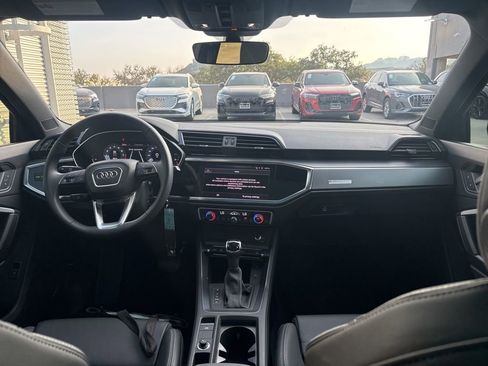 Used 2025 Audi Q3 2.0T Premium w/ Black Optic Sport Package image 19
