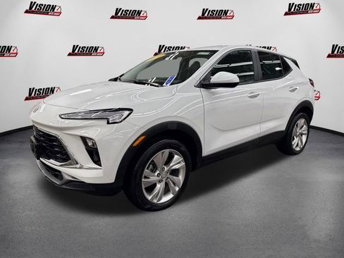 Used 2024 Buick Encore GX Preferred w/ Comfort Package image 1