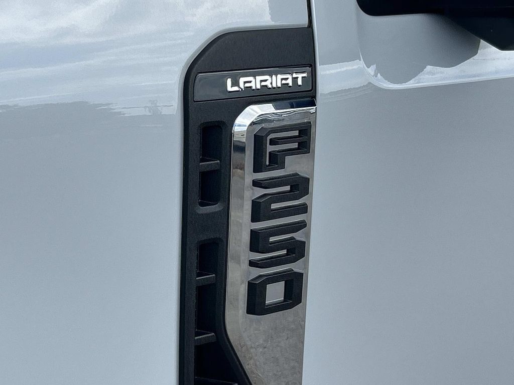 Used 2025 Ford F250 Lariat AWD/4WD image 20
