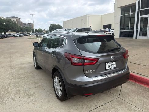 Used 2022 Nissan Rogue Sport SV w/ Technology Package FWD image 12