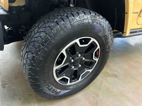 Used 2014 Jeep Wrangler Rubicon image 24