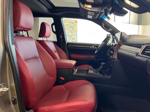 Used 2023 Lexus GX 460 Premium image 13