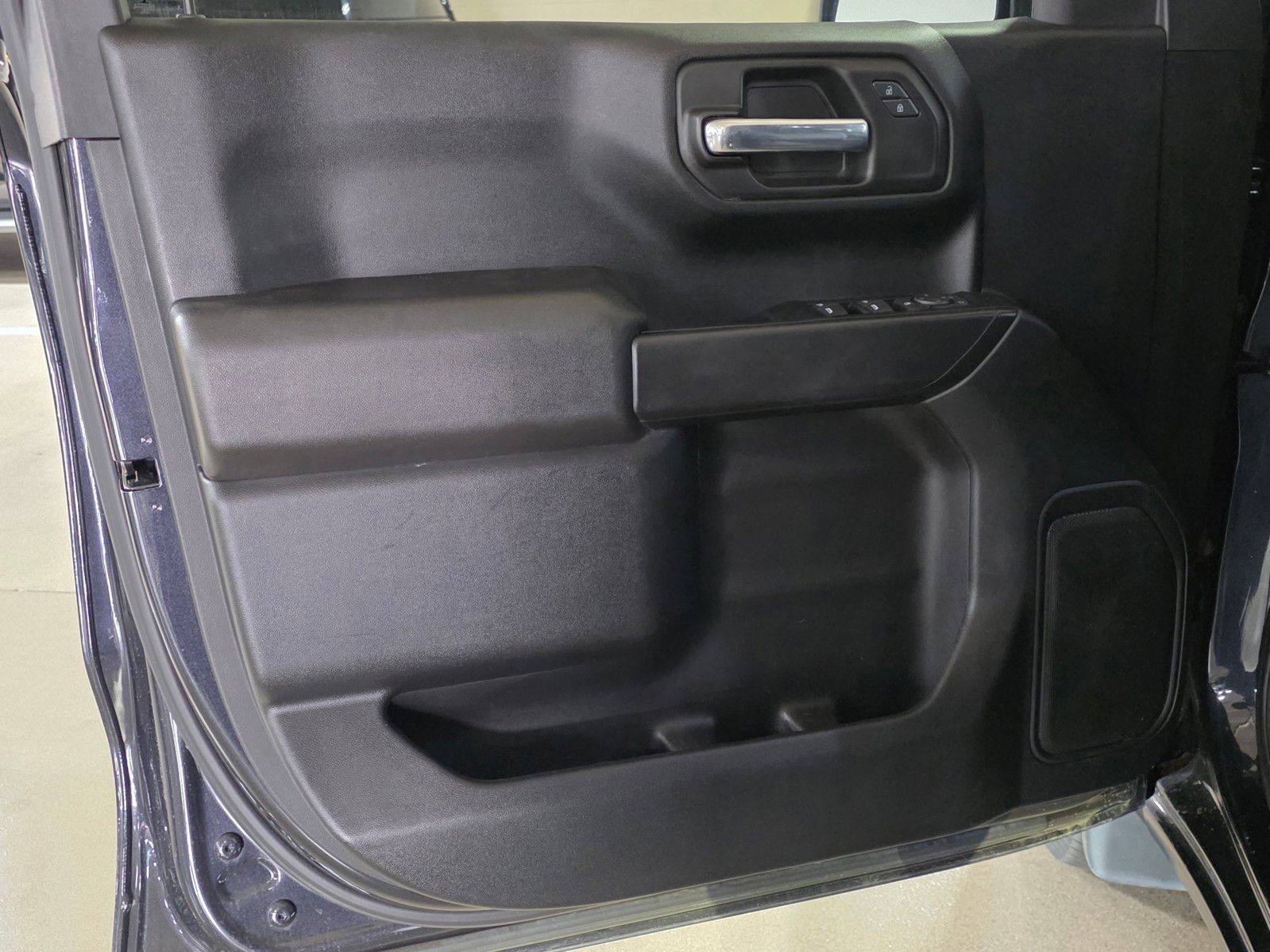 Used 2023 Chevrolet Silverado 1500 Custom RWD image 16