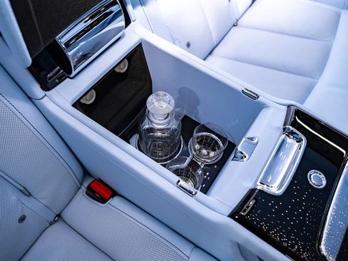Used 2026 Rolls-Royce Phantom Sedan RWD image 9