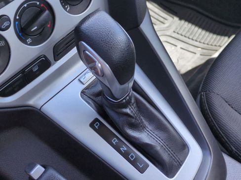 Used 2014 Ford Focus SE w/ SE Winter Package FWD image 32