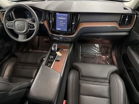 Certified 2024 Volvo XC60 B5 Ultimate w/ Protection Package Premier image 11