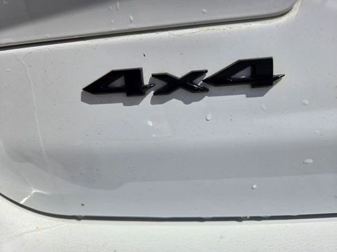 Used 2023 Jeep Grand Cherokee L Laredo image 23