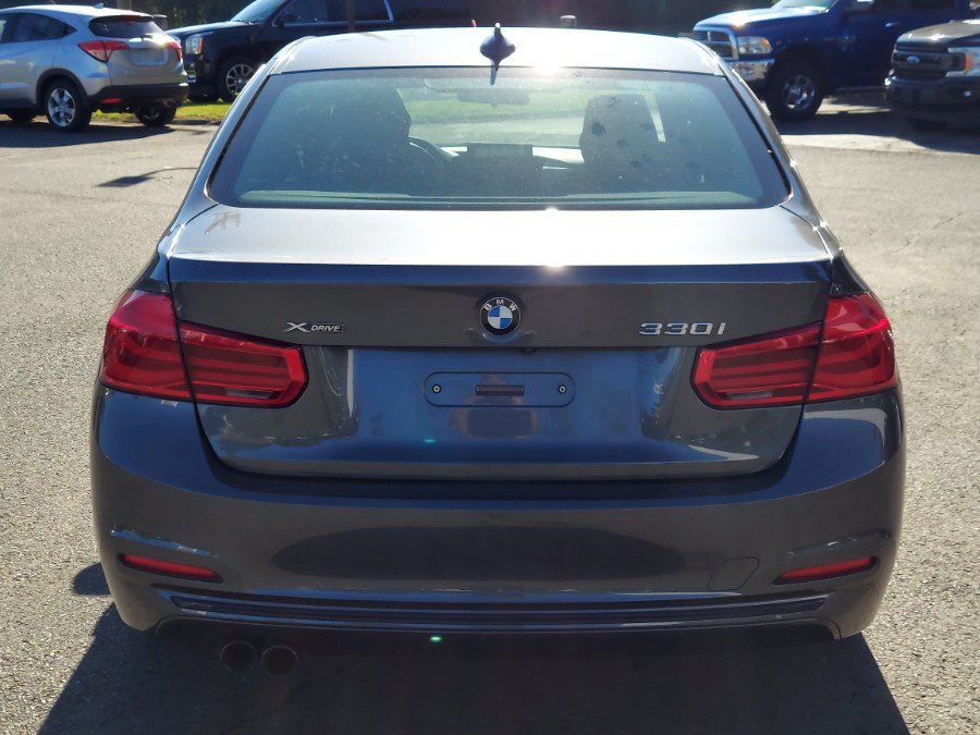Used 2018 BMW 330i xDrive Sedan AWD/4WD image 5