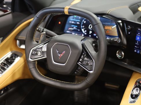 Used 2023 Chevrolet Corvette Stingray Preferred Conv w/ Z51 Performance Package RWD image 24