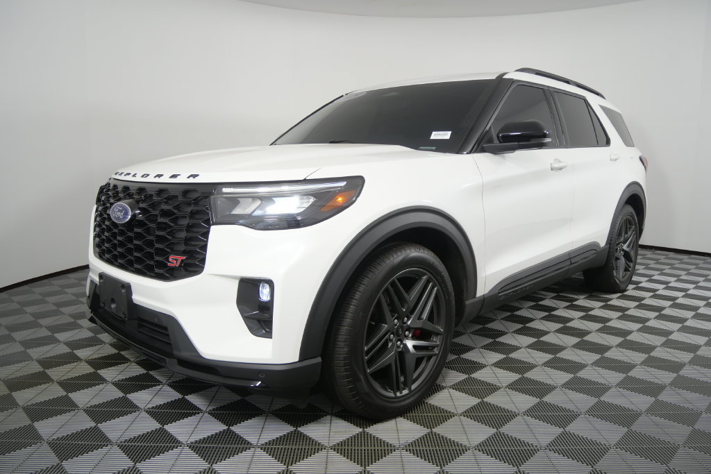 Used 2025 Ford Explorer ST w/ Sun And Sound Package AWD/4WD image 8