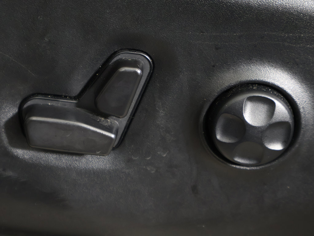 Used 2023 Chrysler Pacifica Touring-L FWD image 30