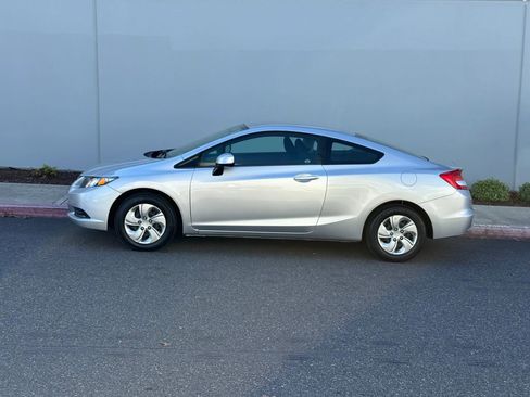 Used 2013 Honda Civic LX image 2
