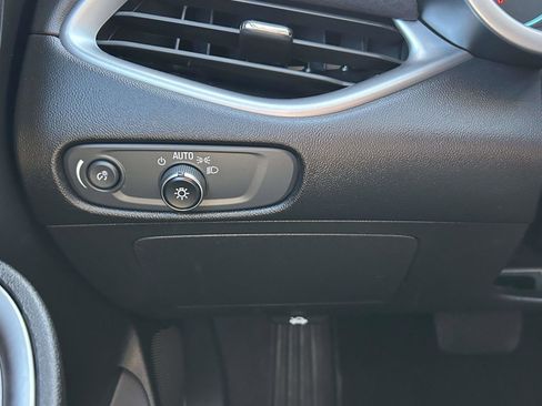 Used 2022 Chevrolet Malibu RS image 18