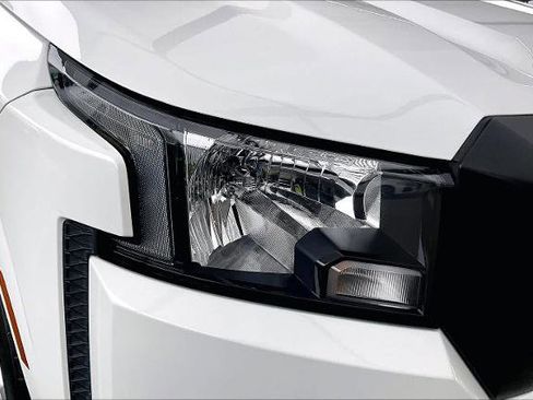 Certified 2023 Nissan Frontier S image 26