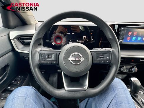 Used 2025 Nissan Kicks S FWD image 14