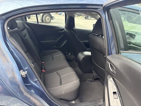 Used 2017 MAZDA MAZDA3 Sport w/ Preferred Equipment Package image 11