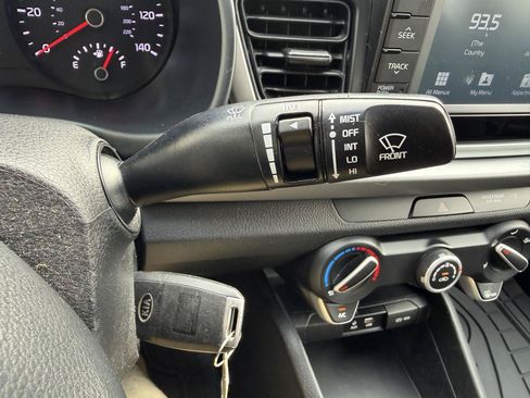 Used 2020 Kia Rio S FWD image 27