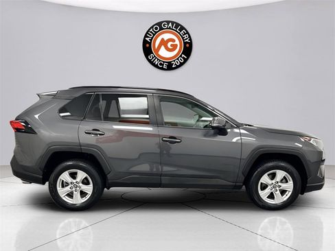 Used 2019 Toyota RAV4 XLE image 8