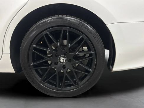 Used 2018 Toyota Camry LE FWD image 30