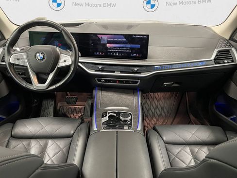 Used 2024 BMW X7 xDrive40i image 8