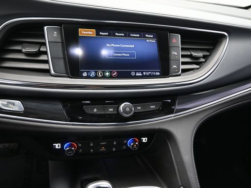 Used 2020 Buick Enclave Premium image 18