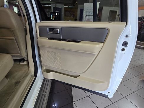 Used 2014 Ford Expedition EL XLT w/ Equipment Group 202A AWD/4WD image 18