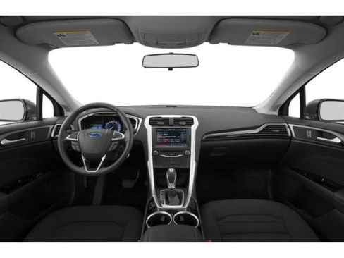 Used 2015 Ford Fusion SE FWD image 4
