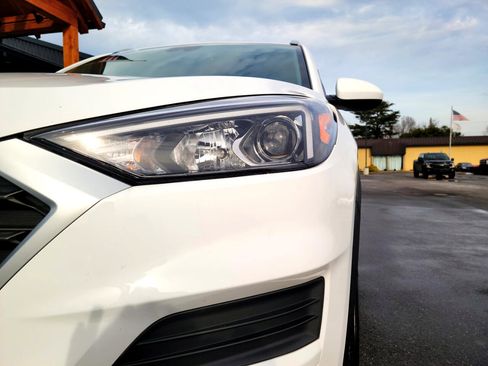 Used 2011 Ford Edge SE image 20