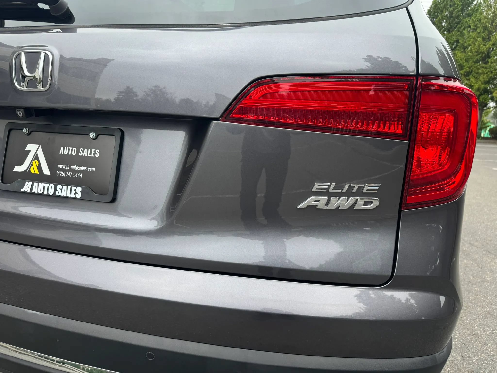 Used 2018 Honda Pilot Elite image 16