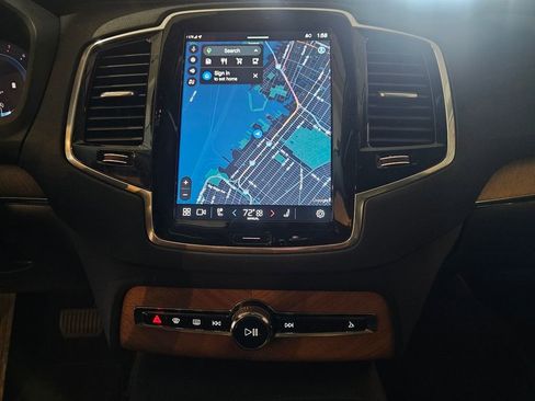 Certified 2023 Volvo XC90 B6 Plus image 24