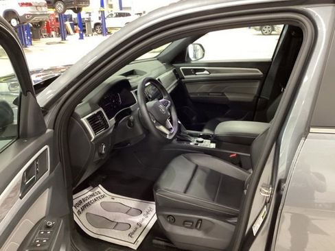 Used 2023 Volkswagen Atlas Cross Sport SE w/ Black Wheel Package AWD/4WD image 10