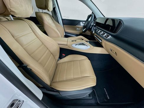 New 2026 Mercedes-Benz GLS 450 4MATIC image 32