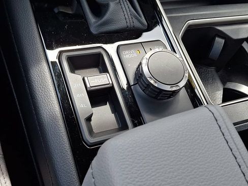 Used 2026 Toyota Tundra Limited AWD/4WD image 25