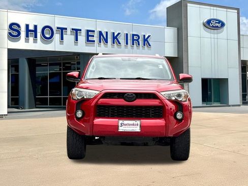 Used 2018 Toyota 4Runner SR5 image 2