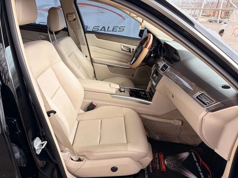 Used 2014 Mercedes-Benz E 350 4MATIC Sedan image 22