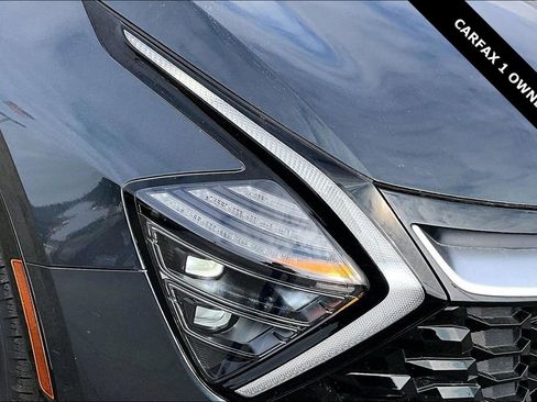 Used 2025 Kia Sportage SX image 31