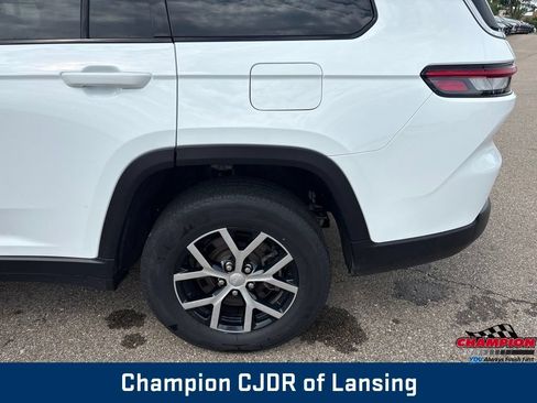 Used 2024 Jeep Grand Cherokee L Limited AWD/4WD image 37