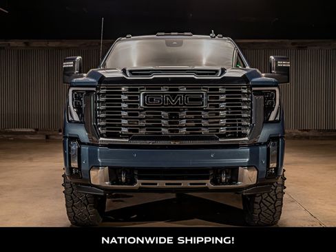 Used 2025 GMC Sierra 3500 Denali w/ Denali Reserve Package AWD/4WD image 4