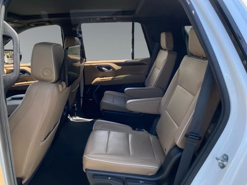Used 2023 Chevrolet Tahoe Premier w/ Advanced Technology Package RWD image 13