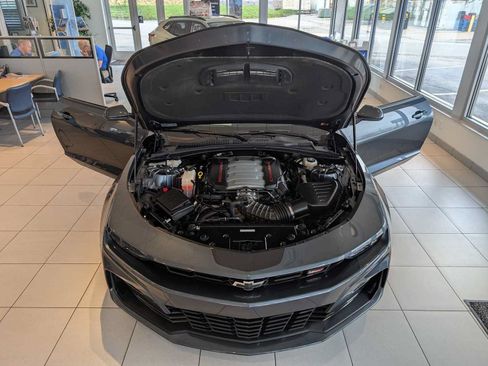 Used 2023 Chevrolet Camaro SS RWD image 11